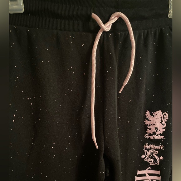 Women's Harry Potter Sweatpants Pink And Black Hufflepuff Gryffindor Ravenclaw - Picture 4 of 5